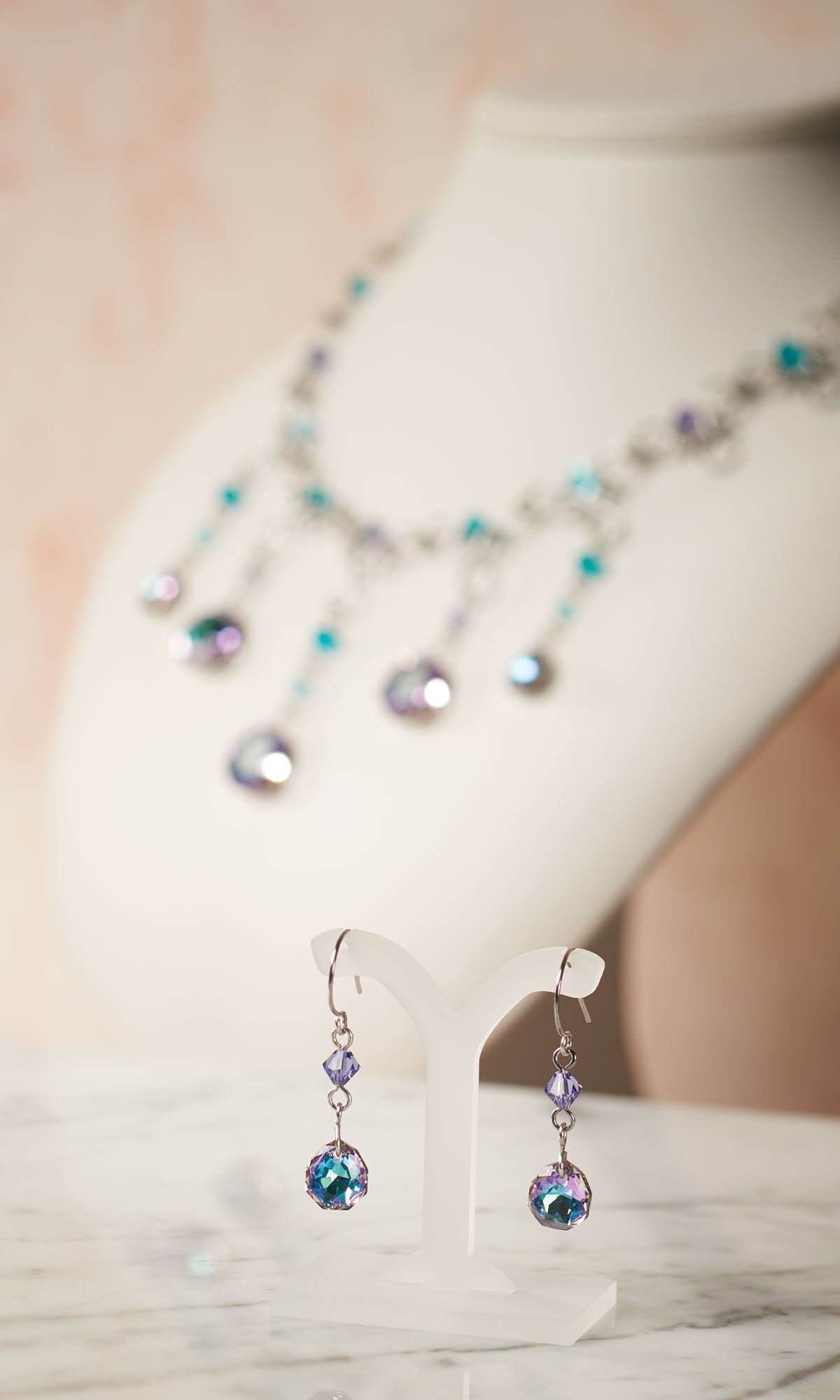 Design Idea QM2J earrings on earring stand