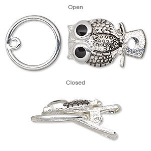 Open and closed alligator clasp