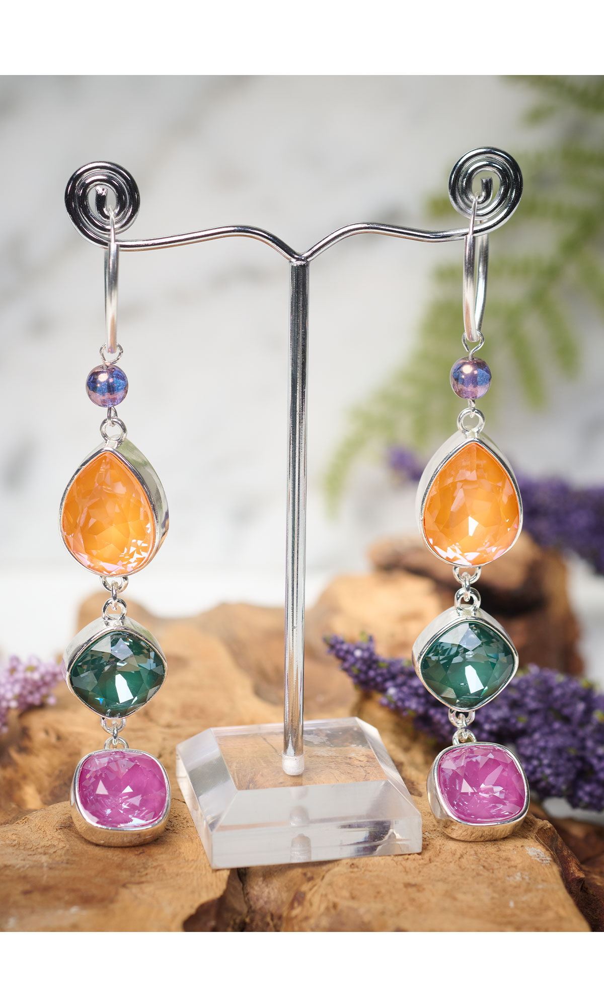 Design Idea QH3R on an earring stand