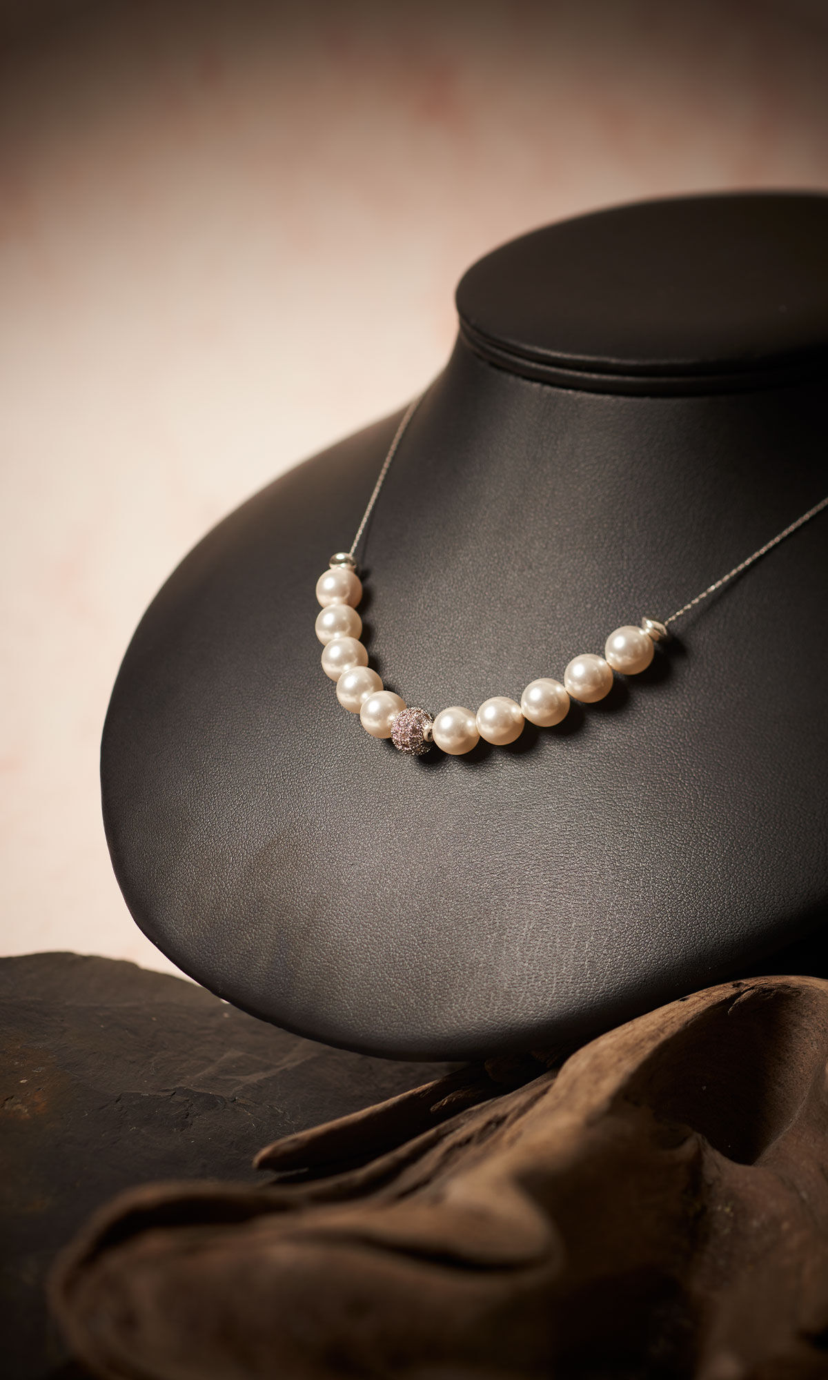Design Idea QJ3Q on a necklace display