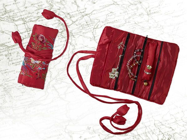 Roll out travel pouch