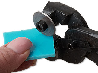 Cutting Glass with Glass Nippers