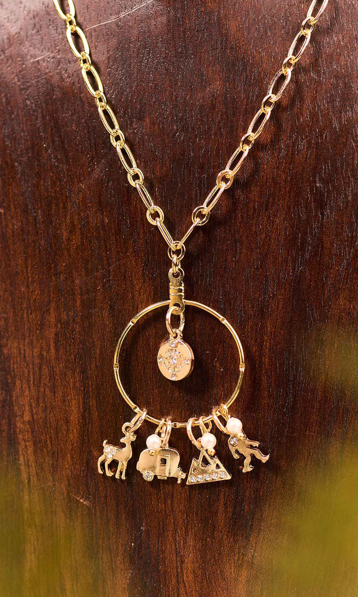 Design Idea RF2D Necklace on stylized background