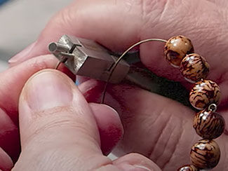  Using Memory Wire Finishing Pliers