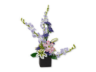 Design Idea C A C J - bouquet of flowers in different shades of purple
