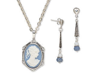 Single-Strand Necklace and Earring Set