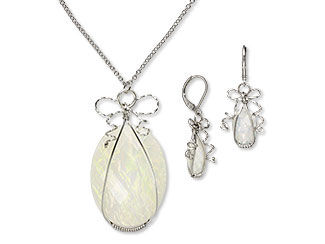 Single-Strand Necklace and Earring Set