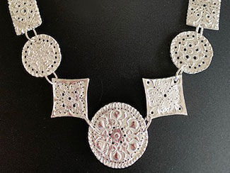 Single-Strand Necklace