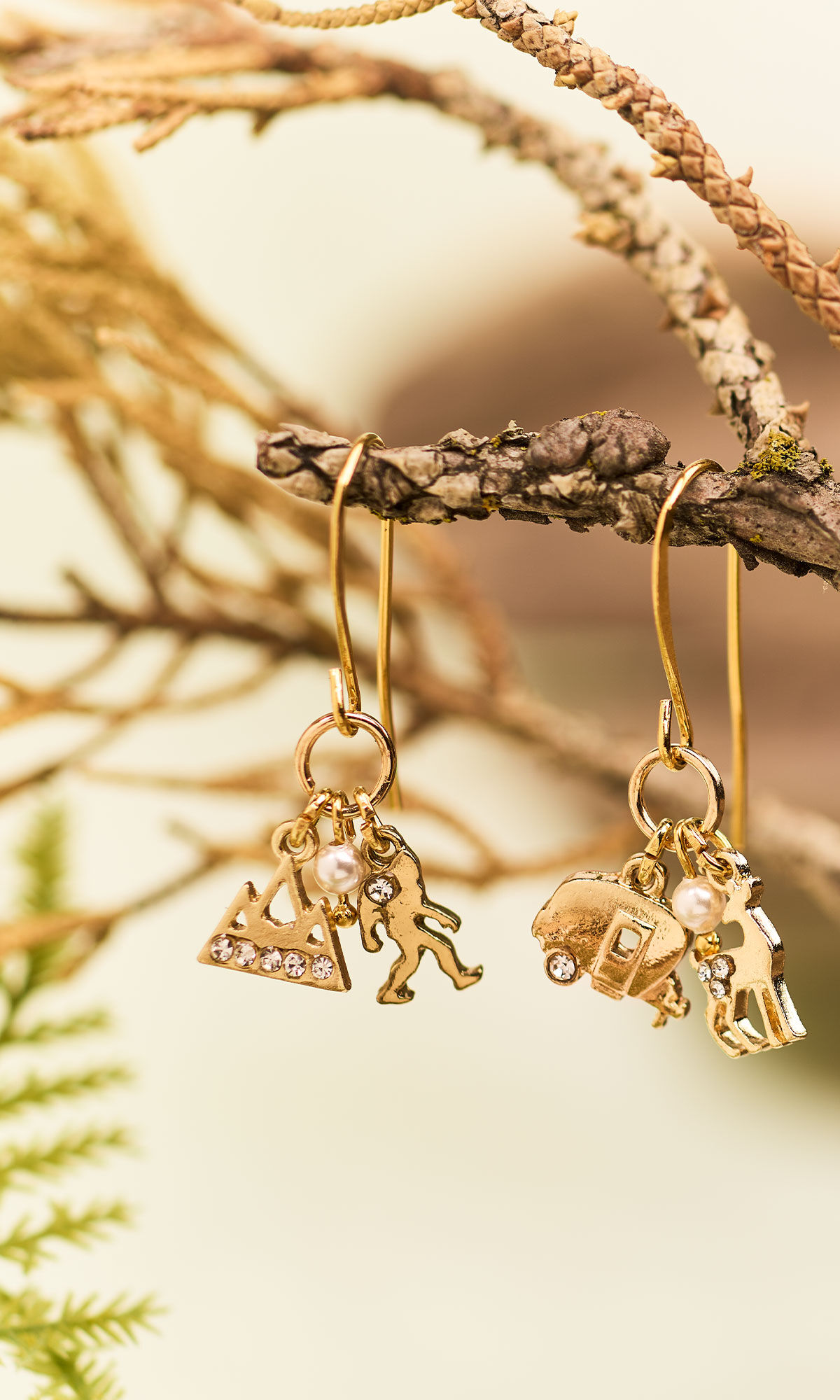 Design Idea RF2D Earrings on stylized background
