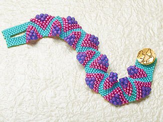Learn the Flat Cellini Seed Bead Stitch