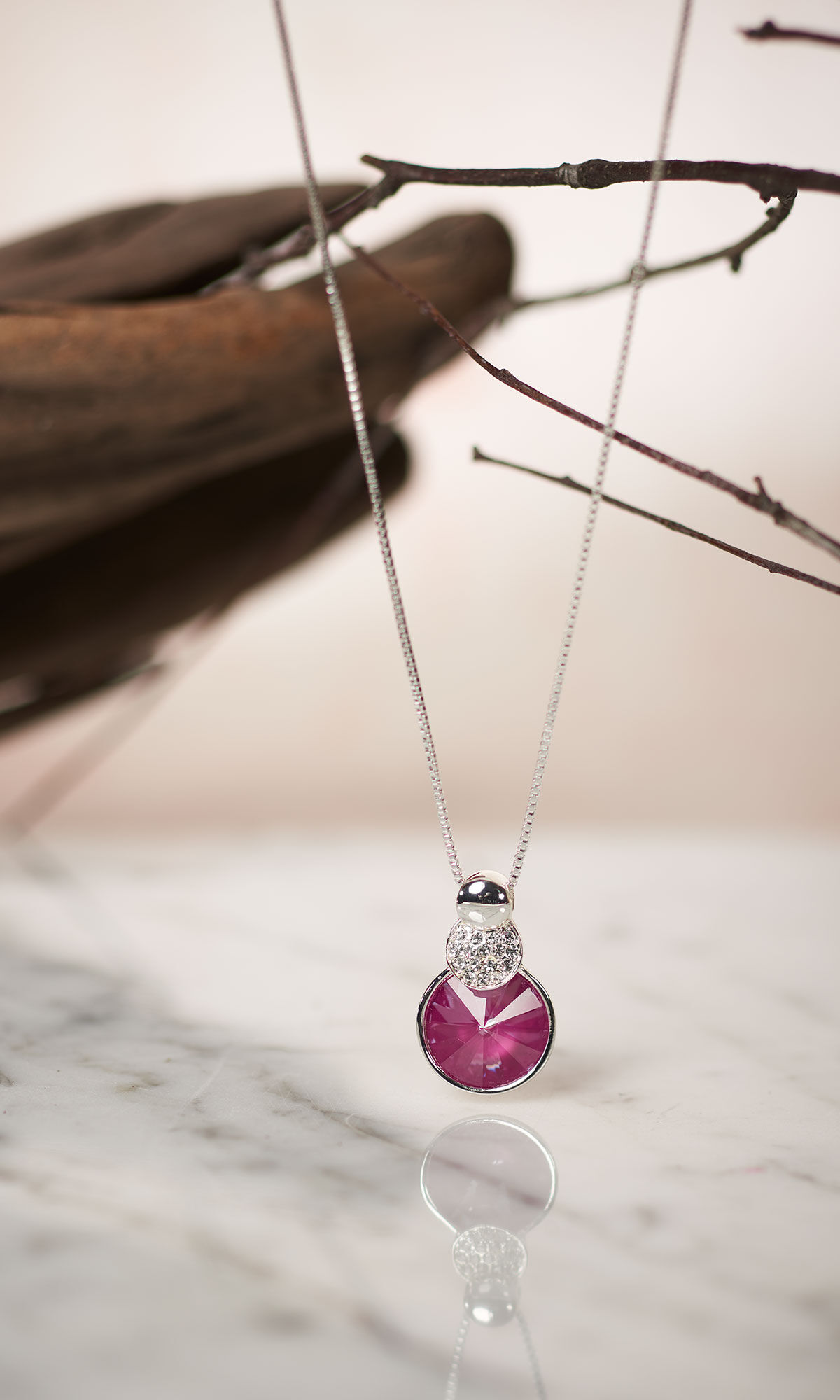 Design Idea RC2Y Necklace with a stylized background