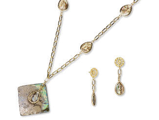 Single-Strand Necklace and Earring Set