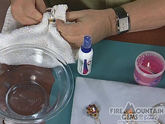 Cleaning Jewelry with Liquid Cleaners
