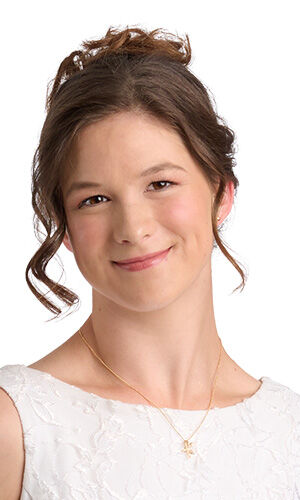 Design Idea R J 2 5 on a smiling woman
