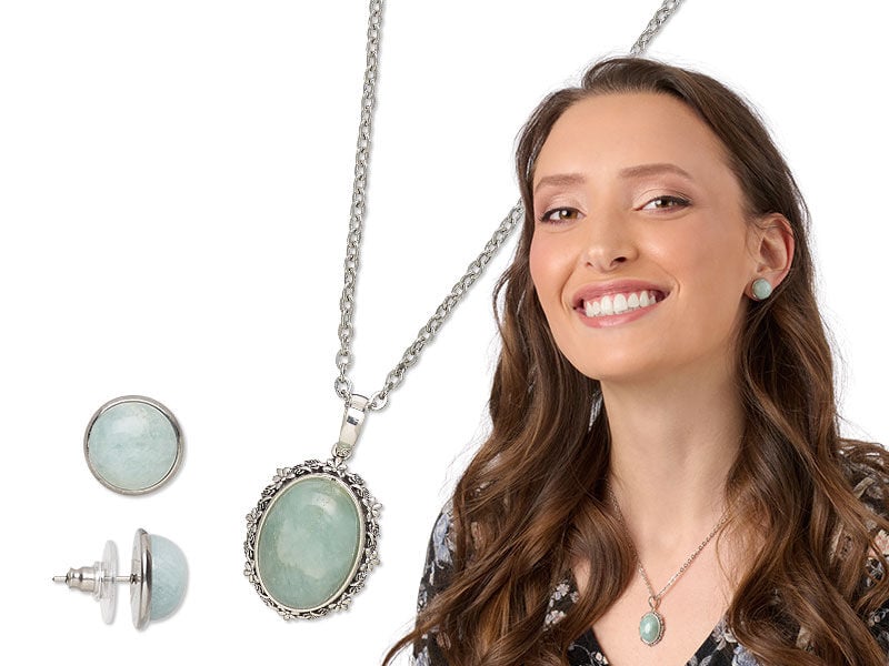 Model wearing jewelry that uses a setting