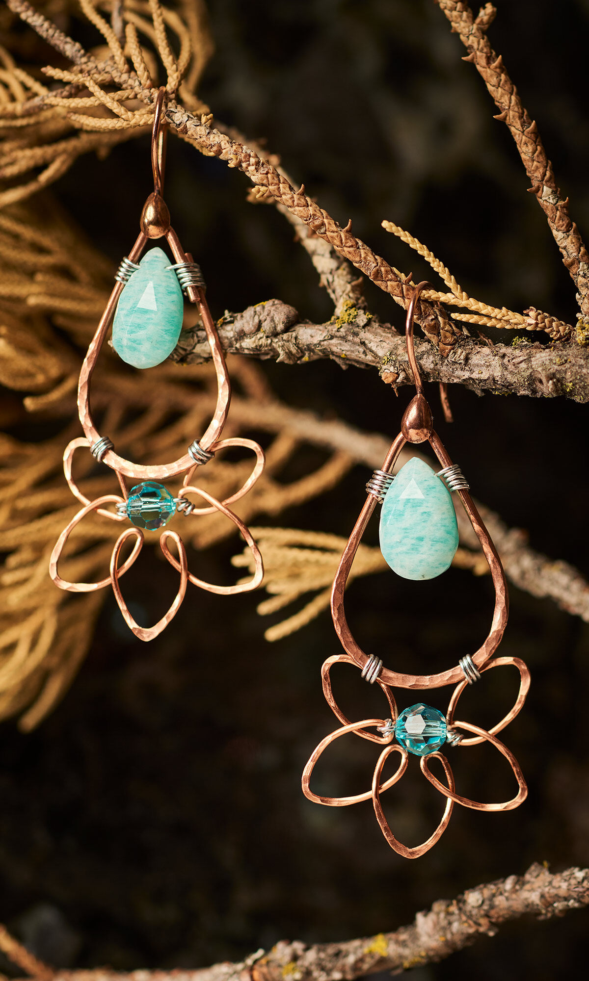 Design Idea R D 2 4 hanging on a pine branch