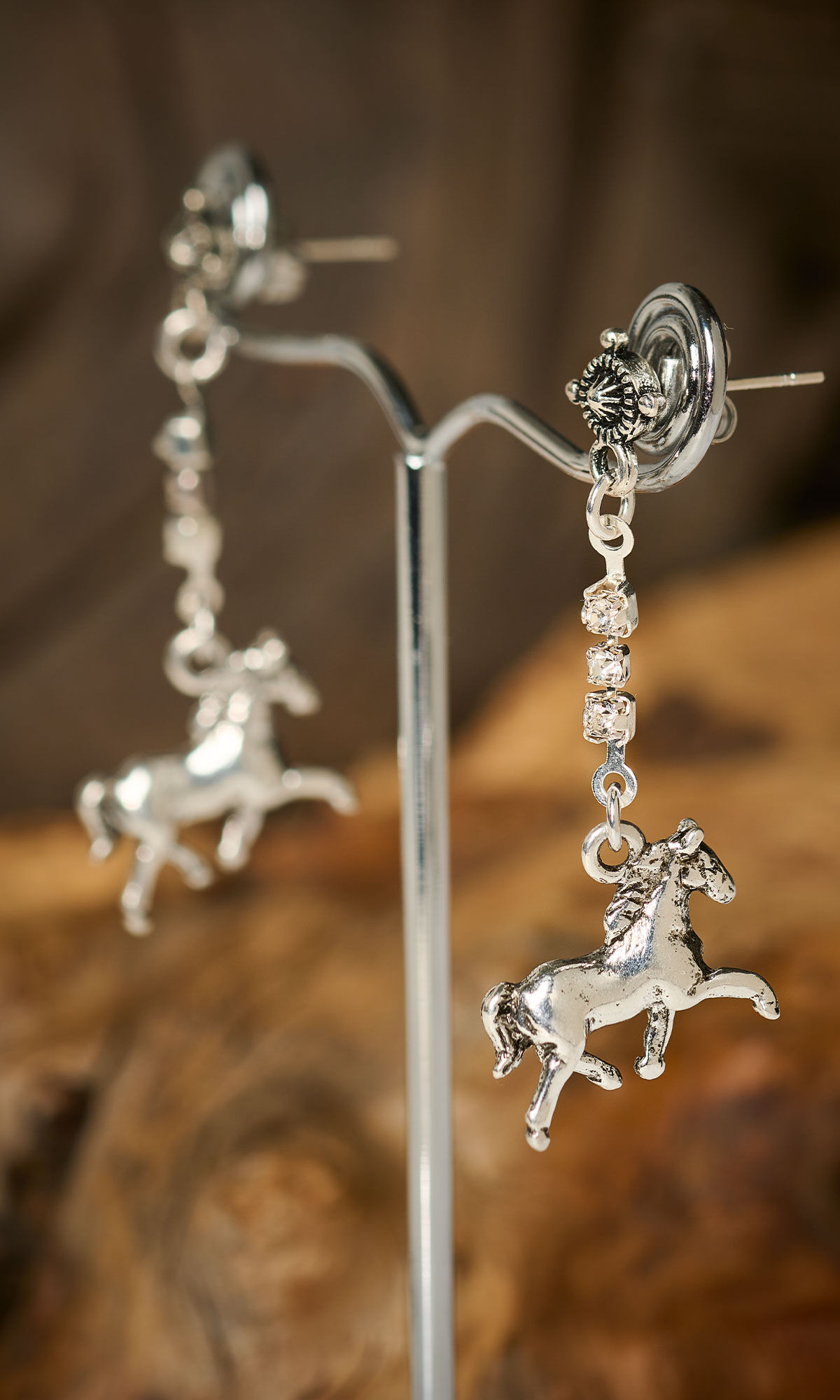 Design Idea QJ4A on an earring stand
