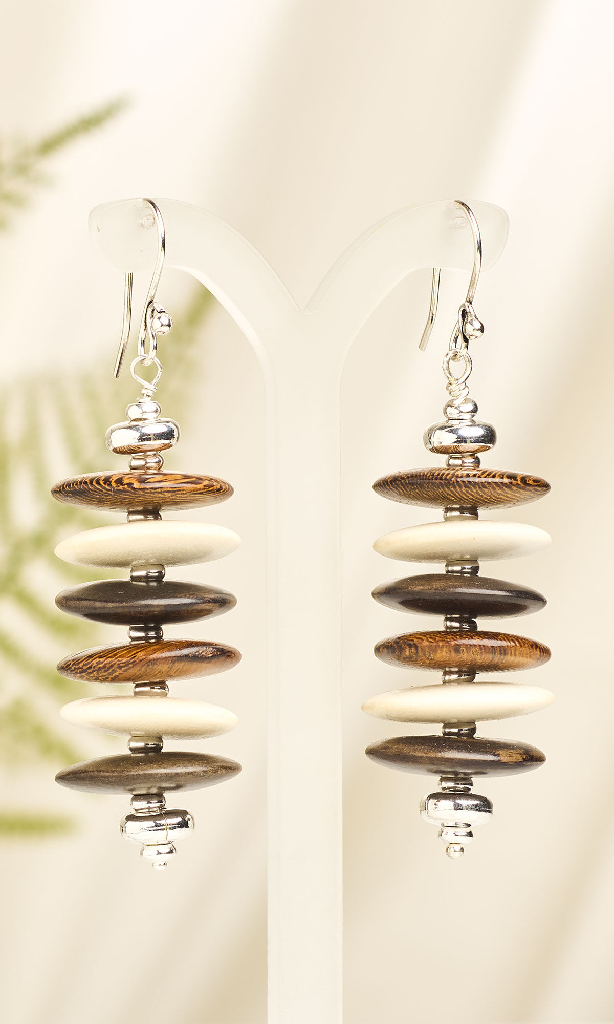 Design Idea RF2W on an earring stand