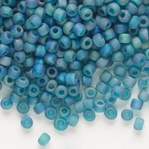 Seed bead, Dyna-Mites™, glass, transparent frosted rainbow emerald green, #6 round. Sold per 1/2 kilogram pkg.