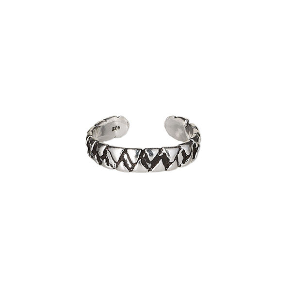 Toe ring, Create Compliments®, antiqued sterling silver, 4mm wide with triangle design, adjustable. Sold individually. image number 0