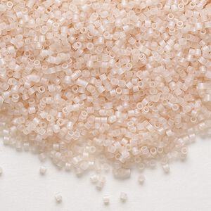 Seed bead, Delica®, glass, pkg/7.5g, #15 round, translucent matte rainbow pink mist (DBS-0868).