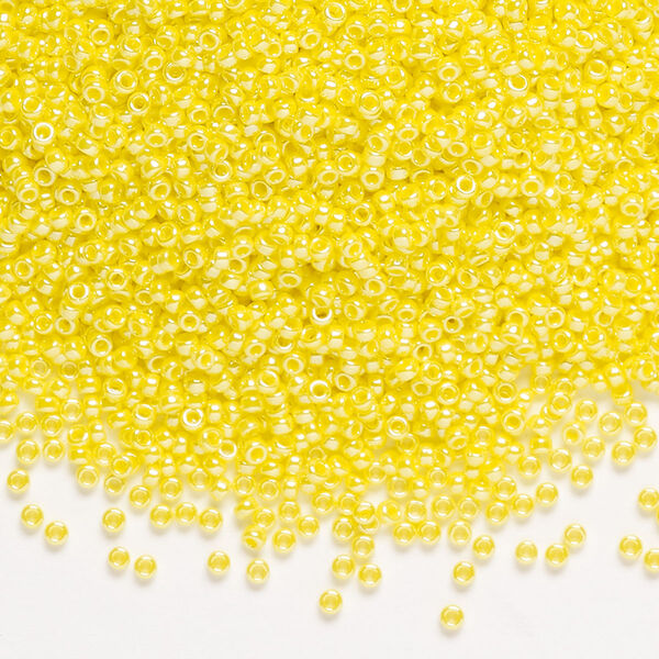 Seed bead, Miyuki, glass, pkg/35g, #15 rocaille, opaque luster yellow (RR-422). image number 0