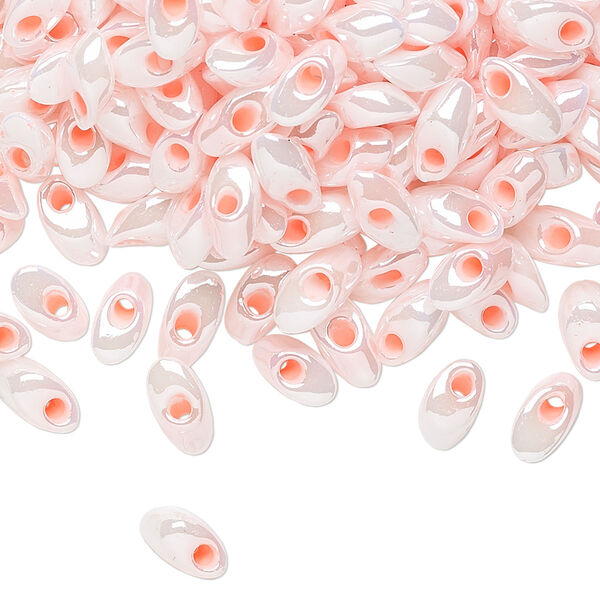 Seed bead, Miyuki, glass, pkg/10g, 7x4mm long magatama, opaque light rose inside dyed color pearl (LMA-427). image number 0