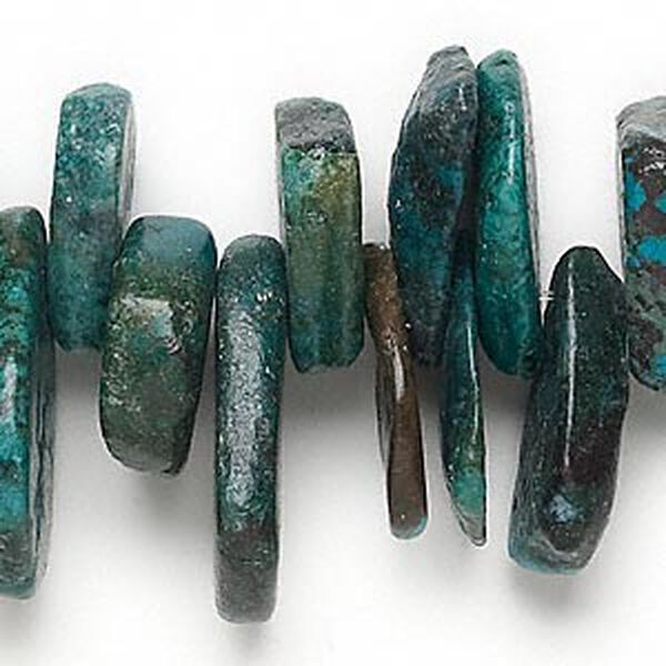 Bead, turquoise (dyed / stabilized), blue, 15x11mm-26x27mm graduated top-drilled flat teardrop, D grade, Mohs hardness 5 to 6. Sold per 15" to 16" strand. image number 0