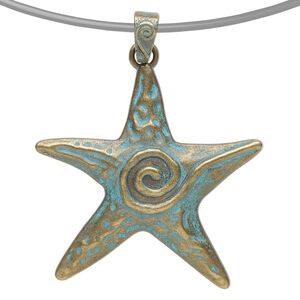 Pendant, antique brass-finished "pewter" (zinc-based alloy), green patina, 2-1/2 inch single-sided starfish with swirl design. Sold per pkg of 2.