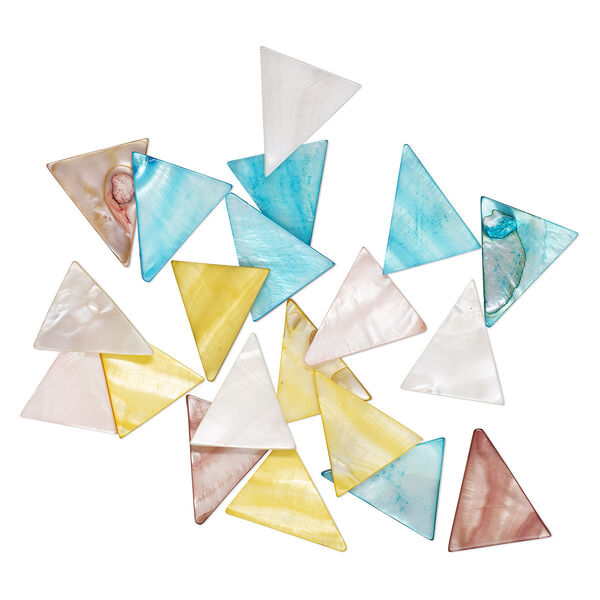 Focal, mother-of-pearl shell (dyed), multicolored, 34x34x27mm-35x35x28mm triangle, Mohs hardness 3-1/2. Sold per pkg of 20. image number 0
