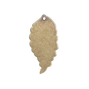Charm, brass, 29x14mm double-sided blank flat leaf, 26 gauge. Sold per pkg of 4.