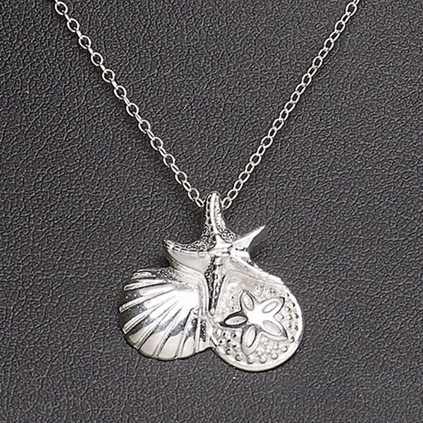 Necklace, Create Compliments®, sterling silver, 18.5x18mm starfish / clamshell / sand dollar, 18 inches with springring clasp. Sold individually. image number 0