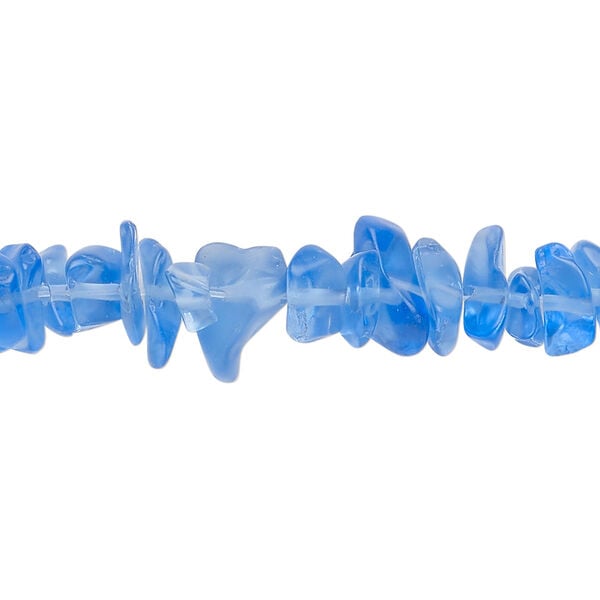 Bead, glass 1pkg1, translucent medium blue, small to extra-large chip, 30-inch strand. image number 0
