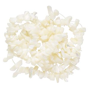 Bead, mother-of-pearl shell (bleached), large chip, Mohs hardness 3-1/2. Sold per 36-inch strand.