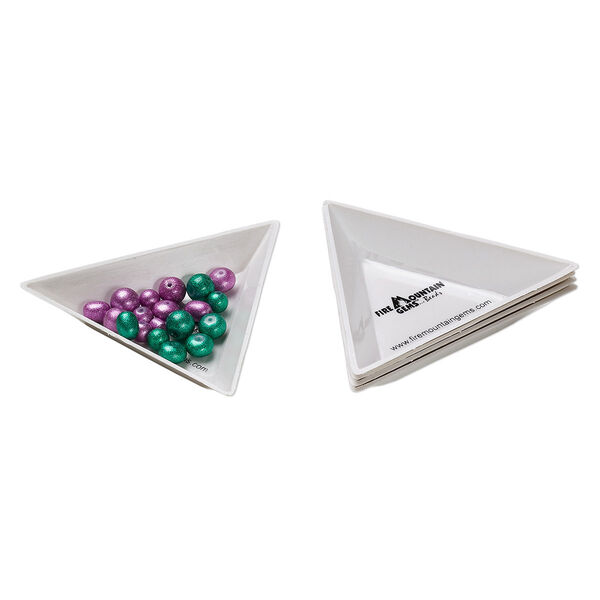 Sorting tray, plastic, white and black, 3x3x3-inch triangle. Sold per 6-piece set. image number 0