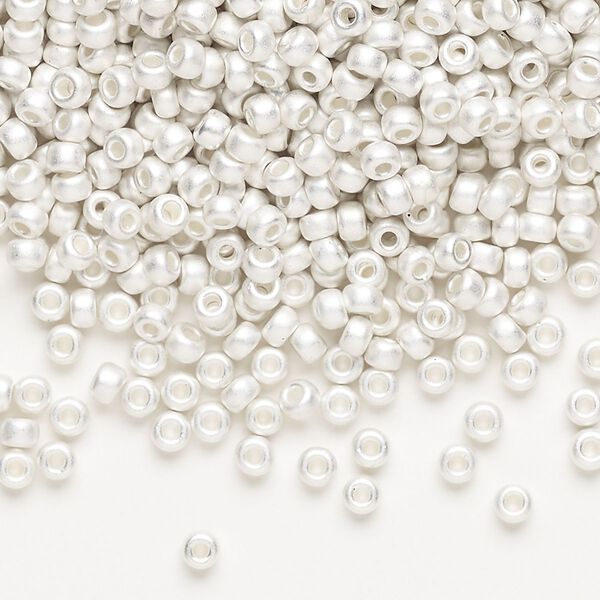 Seed bead, Miyuki, glass, pkg/4g, #8 rocaille, opaque silver-plated matte, (RR-961F). image number 0