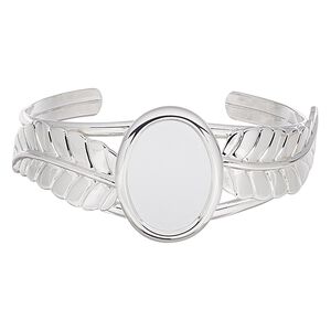 Bracelet, cuff, silver-plated brass / steel / "pewter" (zinc-based alloy), 30mm wide with 65x31mm feather and 25x18mm oval setting, adjustable. Sold individually.