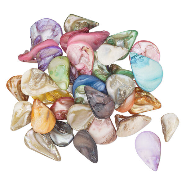 Focal and drop mix, mother-of-pearl shell (bleached / natural / dyed), mixed colors, 20x12mm-35x23mm teardrop, Mohs hardness 3-1/2. Sold per 1/4 pound pkg, approximately 35 pieces. image number 0