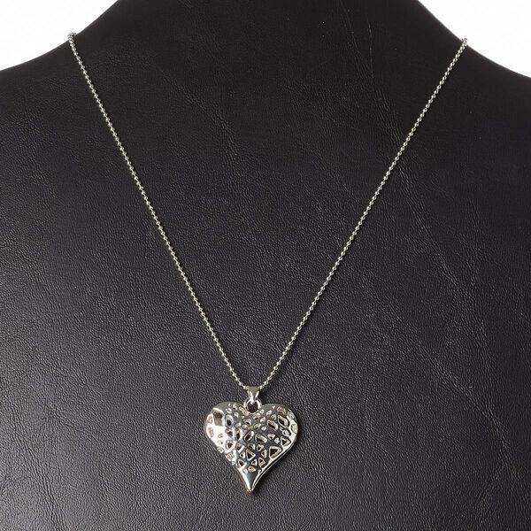 Necklace, silver-plated brass / steel / "pewter" (zinc-based alloy), 31x29mm puffed heart, 16 inches with 2-inch extender chain and lobster claw clasp. Sold individually. image number 0