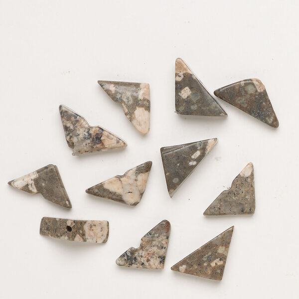 Rhyolite 1pkg12, irregular triangle bead natural, 19x14x14mm-21x16x14mm image number 0