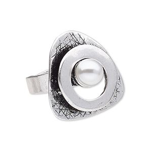 Ring, plastic pearl and antique silver-plated "pewter" (zinc-based alloy), white, 26x26x25mm triangle, adjustable. Sold individually.