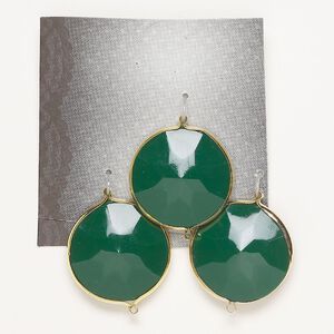 Link, glass and gold-finished "pewter" (zinc-based alloy), opaque green, 25mm double-sided faceted round. Sold per pkg of 3.
