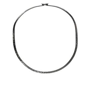 Neckwire, gunmetal-plated steel, 5mm flat hammered, 17 inches with hook clasp. Sold individually.