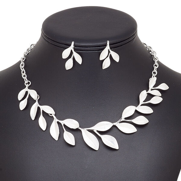 Necklace and earring set, silver-plated brass / steel / "pewter" (zinc-based alloy), leaf, 15" to 16" necklace with 2-inch extender chain and lobster claw clasp, 27mm earrings with post. Sold per set. image number 0