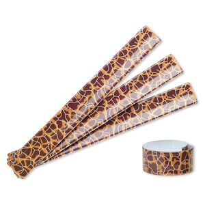 Bracelet, slap-on, plastic and steel, brown / tan / cream, 1-inch wide with giraffe print design, adjustable from 6-8 inches. Sold per pkg of 4.