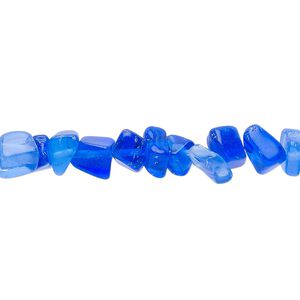 Bead, glass, translucent cobalt blue, small to extra-large chip. Sold per 30-inch strand.