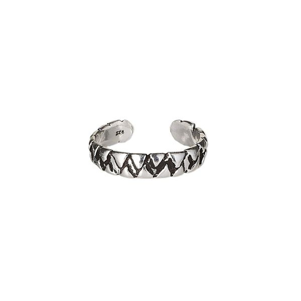 Toe ring, Create Compliments®, antiqued sterling silver, 4mm wide with triangle design, adjustable. Sold individually. image number 0