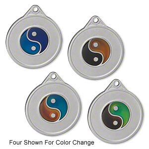 Charm, acrylic and imitation rhodium-plated "pewter" (zinc-based alloy), multicolored, 22mm color-changing single-sided flat round with yin-yang symbol. Sold per pkg of 2.