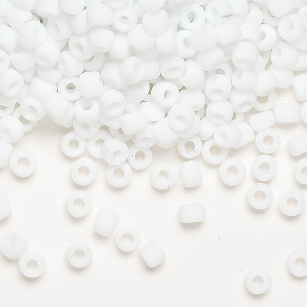 Seed bead, Dyna-Mites™, glass, opaque matte white, #6 round. Sold per 1/2 kilogram pkg. image number 0