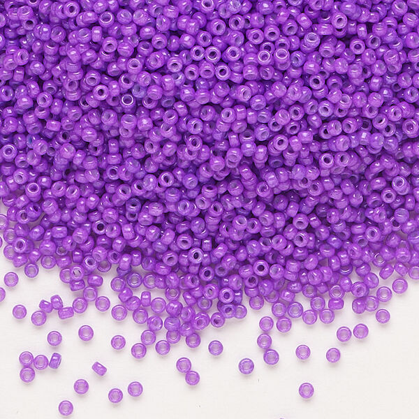 Seed bead, Miyuki, glass, pkg/35g, #15 rocaille, opaque outside dyed red violet, (RR-1378). image number 0